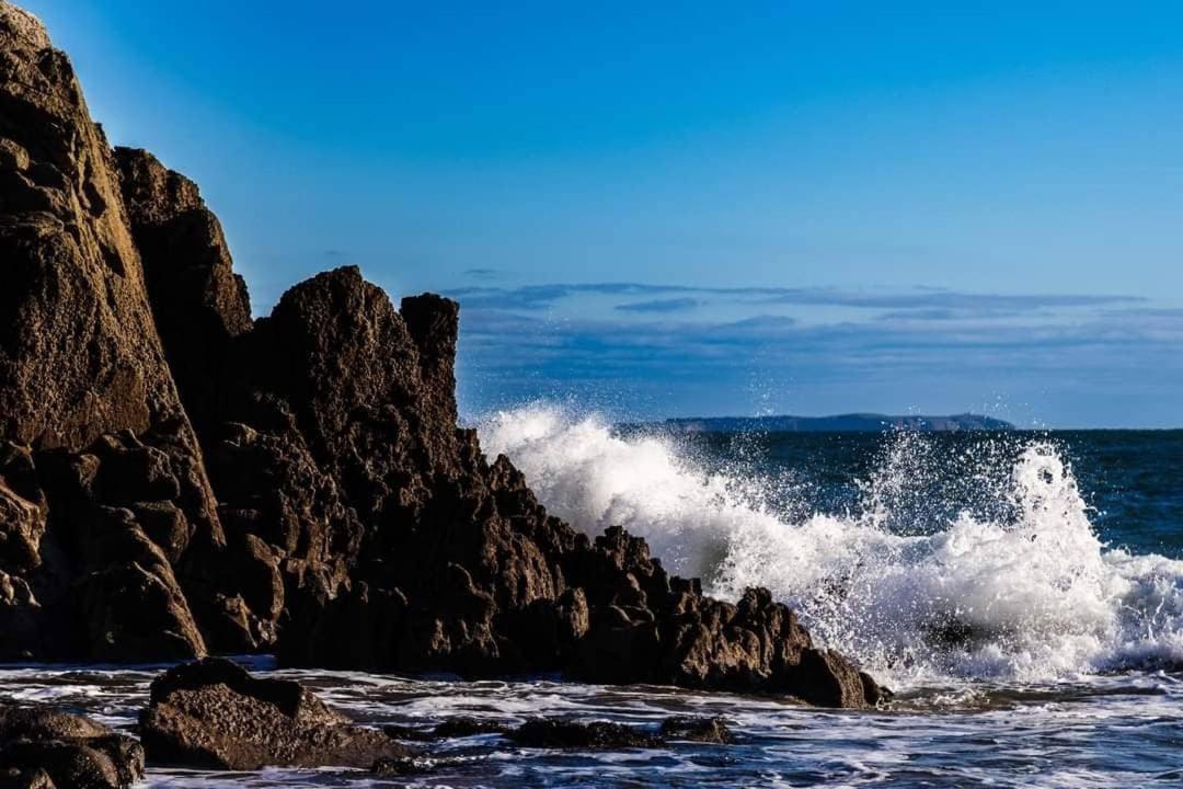 The Hideaway, Pembroke, Pembrokeshire Apartment ภายนอก รูปภาพ