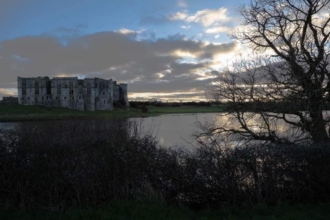 The Hideaway, Pembroke, Pembrokeshire Apartment ภายนอก รูปภาพ